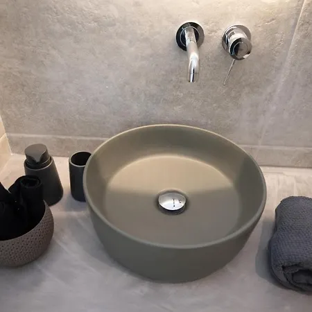 Salvatore's Island House Апартаменты *